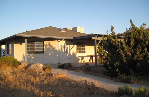 Yucca Valley House | Ranch Vacation, Guest House Rental, Horse Vacation