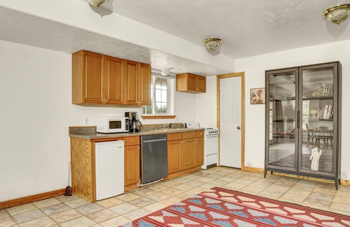 Spring City Apartment | Ranchette Ponderosa - The Freemont #2 at Wind Walker Homestead, Sleeps 7