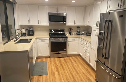 Rancho Mirage Condo | RANCHO LAS PALMAS RESORT-FAIRWAY VIEWS, LIGHT OPEN FLOOR PLAN UNIT, SOUTH FACING