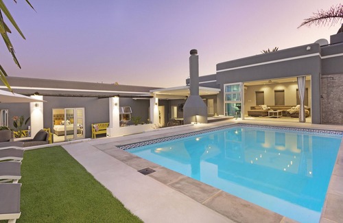 West Beach House | Rancho Relaxo - Five Bedroom House, Sleeps 10