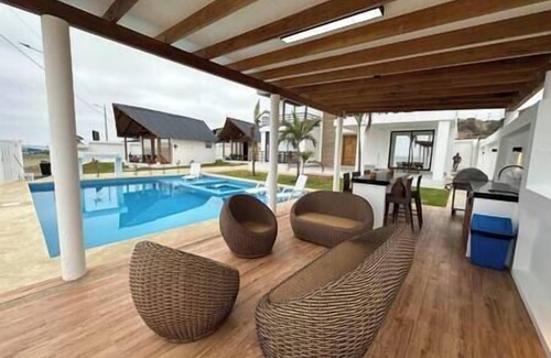 San Lorenzo Apartment | Randi’s Oasis - The Pelican Room