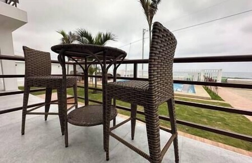 San Lorenzo Apartment | Randi’s Oasis - The Pelican Room