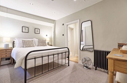 Coggeshall Hotel | Ranfield’s Brasserie Hotel Rooms