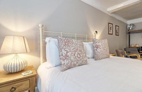 Coggeshall Hotel | Ranfield's Brasserie Hotel Rooms