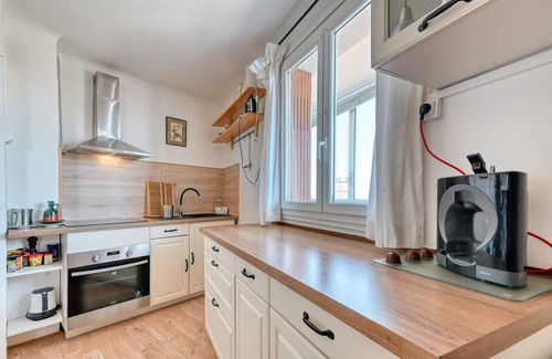 Saint-Charles Apartment | RANQUE-Appartement Moderne avec Loggia et Vue à Ma