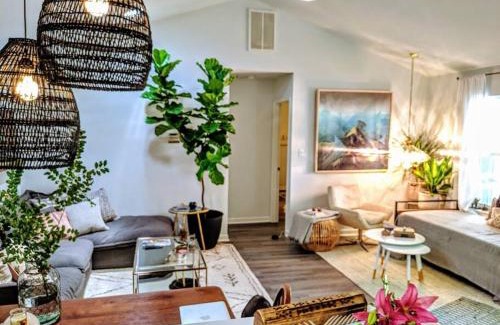 Matthews House | RARE Downtown Matthews walk 2 shops restauraunts hike CLT 2 Bedroom not 3br