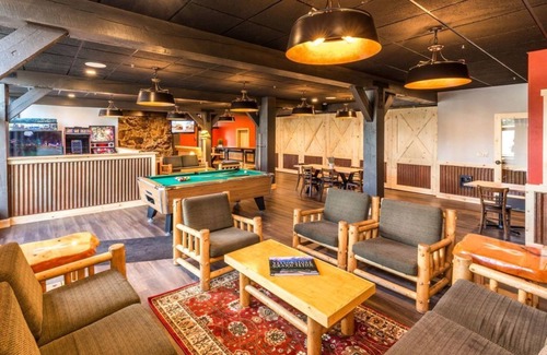Moran Hotel | Rare Find! Two Convenient Units, Close to Attractions, Free Parking