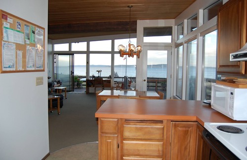 Hansville House | Rare Find - Waterfront Beal Beach House-Private Beach/Majestic View
