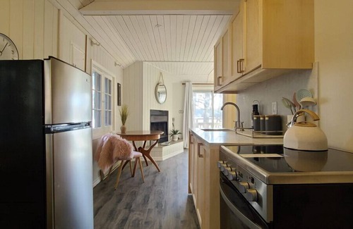 Dwight House | Rare Muskoka cottage on waterfront - Westview