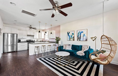 Esplanade Ridge House | Rare single home steps to Jazz Fest, a mile to the French Quarter, pet friendly