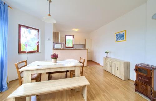Rasopasno Apartment | Rasopasno Apartment with terrace and private parking