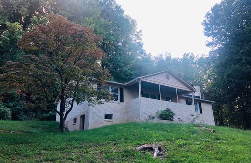 Stanley House | Raspberry Retreat