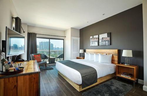 Hunters Point Hotel | Ravel Hotel Trademark Collection by Wyndham