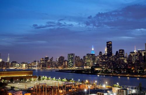 Hunters Point Hotel | Ravel Hotel Trademark Collection by Wyndham