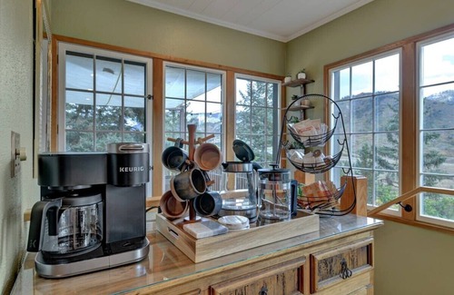 Cascade-Chipita Park House | Raven's Nest - pet friendly, hot tub, enchanted