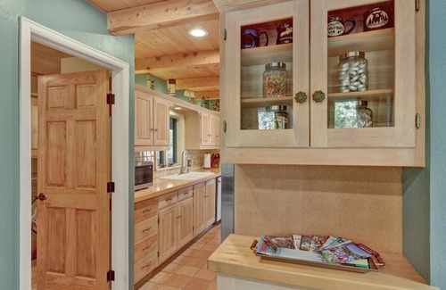 Cascade-Chipita Park House | Raven's Nest - pet friendly, hot tub, enchanted