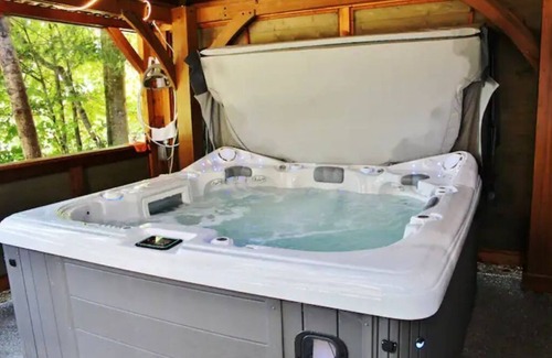 Black Creek Cabin | Ravenwood at Saratoga Beach Hot Tub !