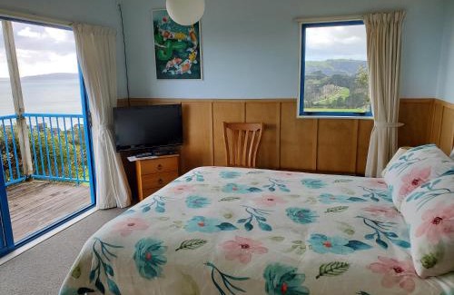 Rings Beach Apartment | Rawhiti Cottage at Kaeppeli's