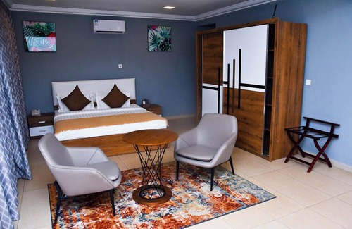 Prampram Hotel | RB Park Hill Hotel