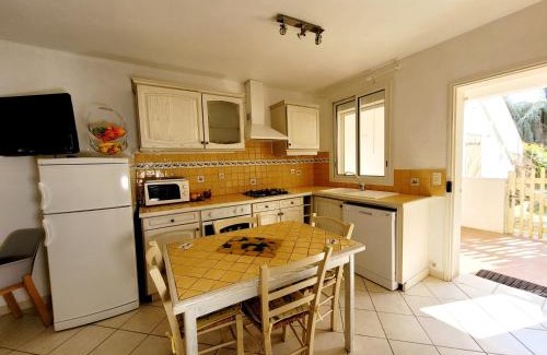 Le Brusc House | RDC de Villa de 35 m2 - 400 m Plage