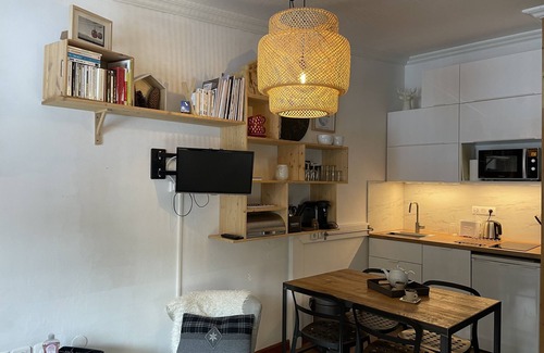 Arc-1800 Apartment | Renovated 2-room apartment with parking space