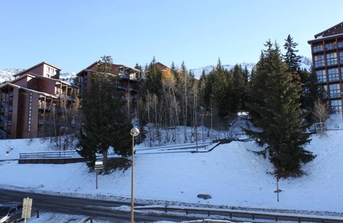 Arc-1800 Apartment | Renovated 2-room apartment with parking space