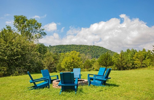 Mount Marion House | Re-Imagined Vintage Luxury Camper in the Majestic Hudson Valley with Heated Pool