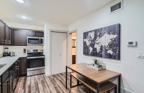 Turtle Creek Apartment | Reagan 104: Comfort & Class in Prime Location