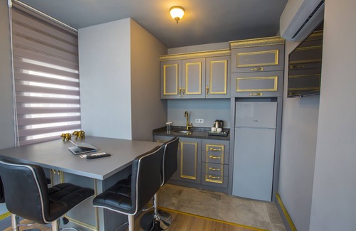 Yomra Hotel | Real King Suit Otel