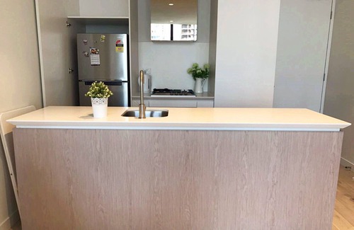 Melbourne Central Business District Apartment | Rebecca's Place in Melbourne CBD with FREE Parking