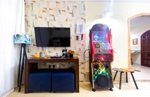 Unamar House | Recantos Pinheiros - Casa inteira, até 15 hóspedes - Piscina privativa, sinuca, ar condicionado e TVs nos 4 quartos - Condomínio Orla 500, lado praia - Unamar, Cabo Frio-RJ