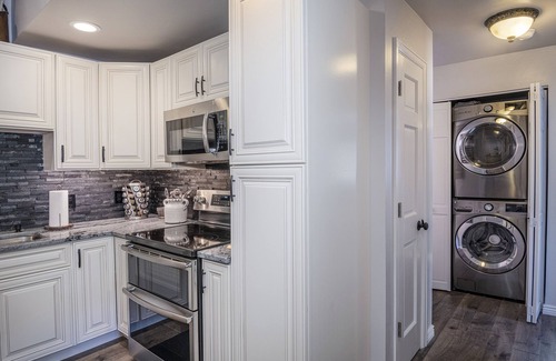 Avon Condo | Recently remodeled ski condo-Directly adjacent to the Beaver Creek Shuttle Bus!
