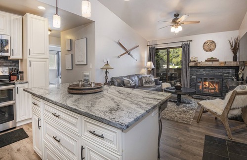 Avon Condo | Recently remodeled ski condo-Directly adjacent to the Beaver Creek Shuttle Bus!