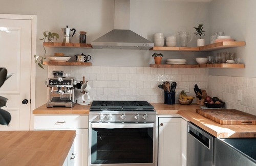 Austerlitz House | Recently renovated home nestled between Hudson Valley and The Berkshires!