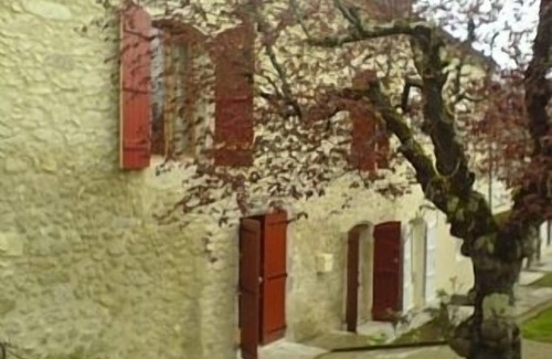 Gueyze House | Recently Renovated Stone Barn in Medieval Village