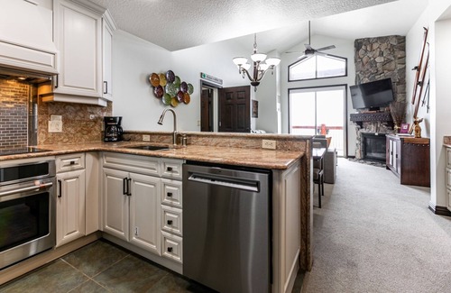 Park City Condo | Recently Updated Luxury 2BR/2BA Top Floor Condo at the Canyons!