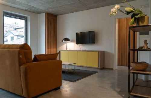 Asti Apartment | Recinto Nobili 4 - private parking vista cortile