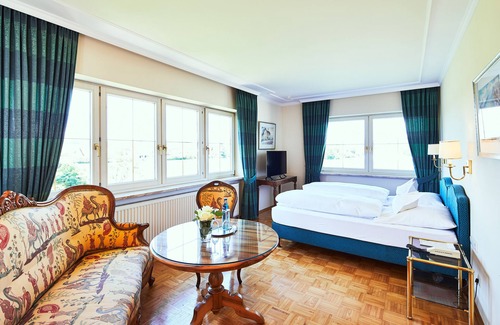 Salem Hotel | Reck's Hotel - Restaurant