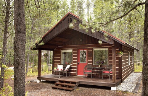 Columbia Falls Cabin | Reclusive Moose Cabin 10 Minutes to West Glacier Entrance