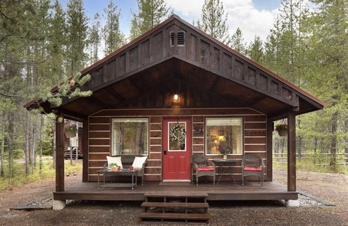 Columbia Falls Cabin | Reclusive Moose Cabin 10 Minutes to West Glacier Entrance