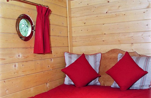 Bar-sur-Aube RV Rental | Recreational vehicle (RV) ∙ 1 bedroom ∙ 3 guests