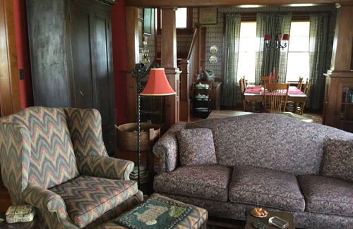 Higginsville Other | Red Brick Farmhouse B&B - Emma's Room