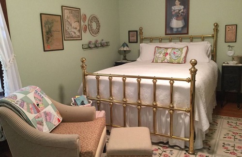 Higginsville Other | Red Brick Farmhouse B&B - Emma's Room
