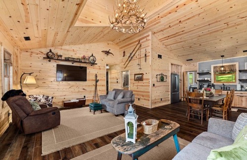 Mansfield Cabin | Red Cardinal Lodge Near Snow Trails