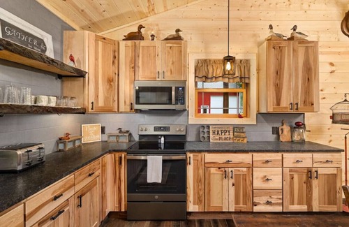 Mansfield Cabin | Red Cardinal Lodge Near Snow Trails
