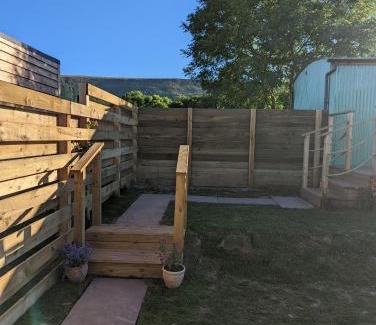 Longtown Apartment | Red darren luxury hut