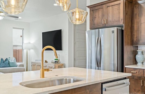Sienna Hills House | Red Desert! Brand New! 5 bedroom! Private Hot Tub! Dog Friendly!