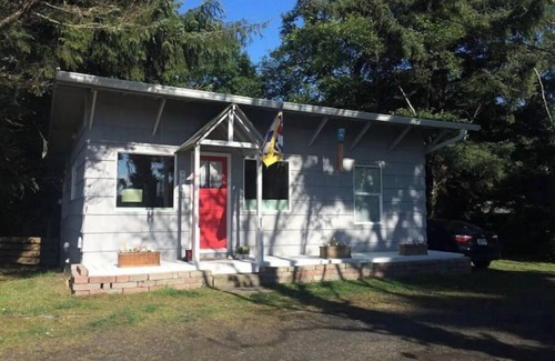 Seal Rock Cottage | RED DOOR COTTAGE