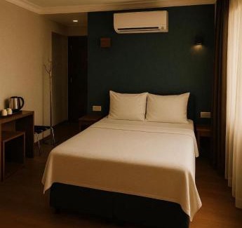 Karsiyaka Hotel | Red Green