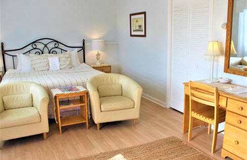 Falmouth Heights Hotel | Red Horse Inn